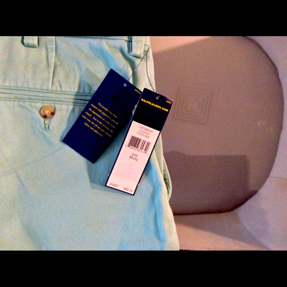 Brand New Men’s Khaki